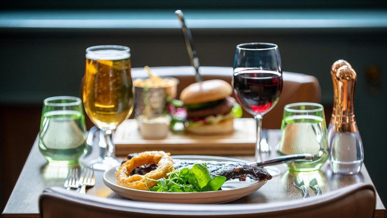 The Chequers Hotel Newbury  Eksteriør bilde