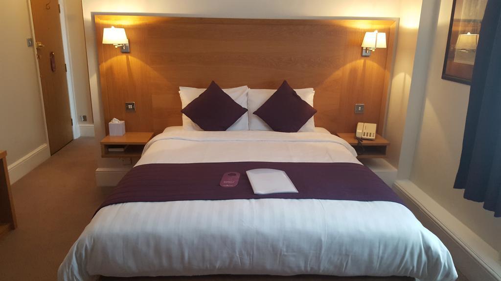 The Chequers Hotel Newbury  Eksteriør bilde