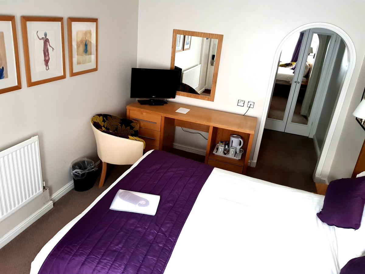 The Chequers Hotel Newbury  Eksteriør bilde
